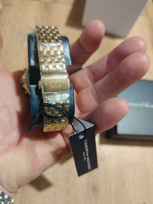 Tommy Hilfiger ARI - Zegarek damski, złoty, analogowy z diamentami - NOWY