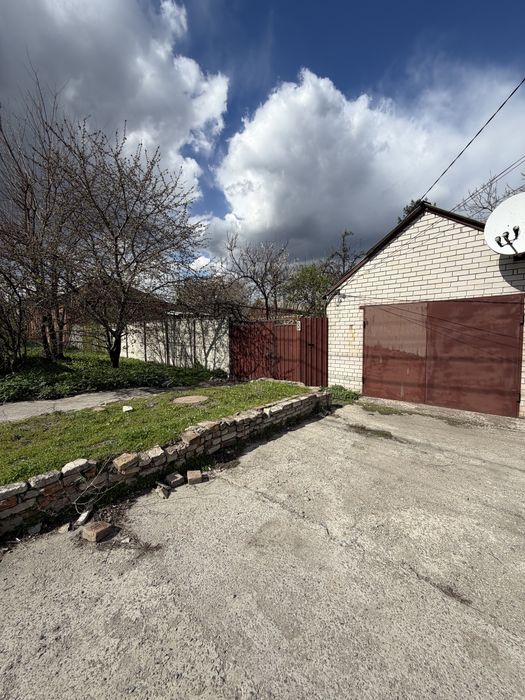 Продам часть дома с капитальным гаражом ул. Аудиторная район пр.И.Мазепы