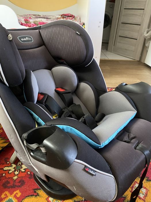 Автокресло универсальное Evenflo