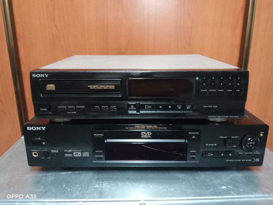 Vendo leitores CD/DVD Sony a funcionar