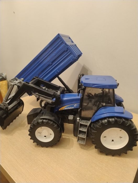 Traktor Bruder z przyczepą duży