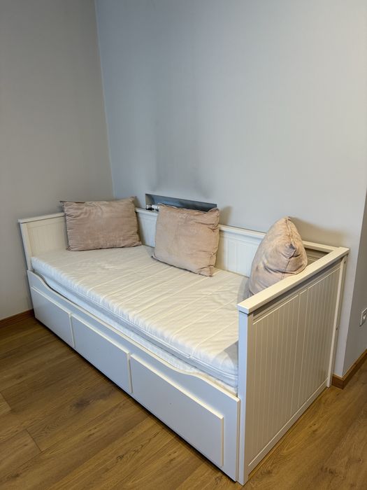 Cama Ikea (serve como sofa)