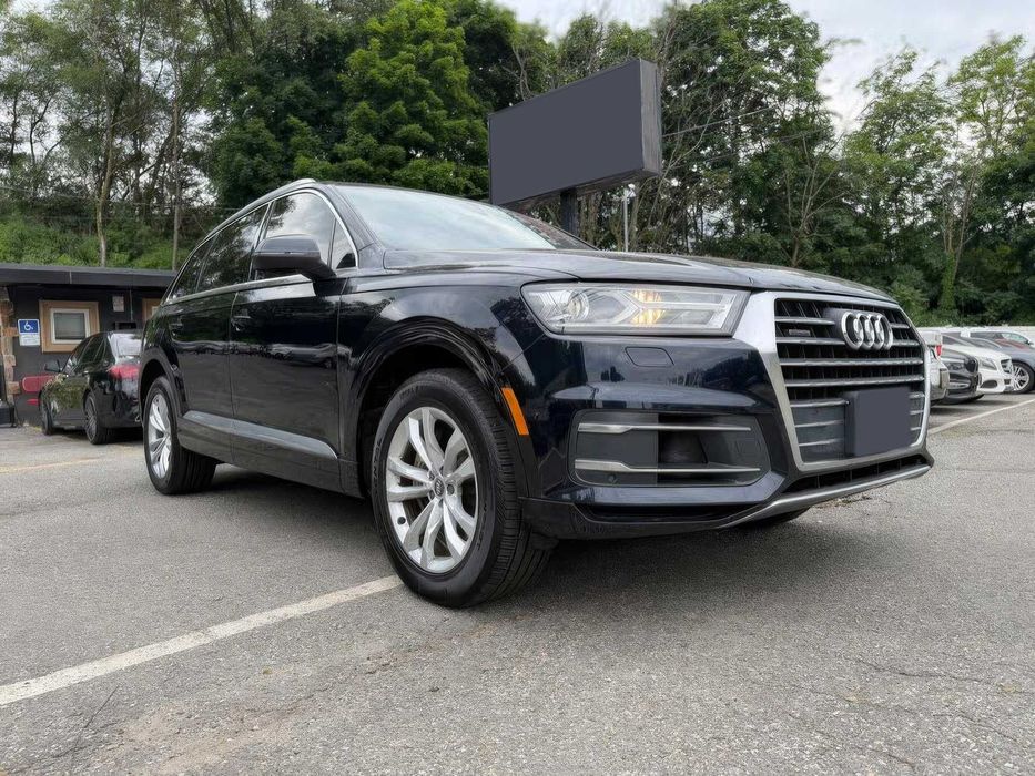 Audi Q7      2017