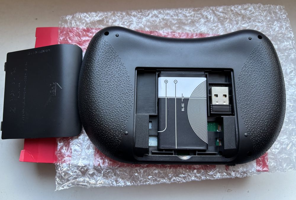 Продам клавиатуру мини - беспроводную на радиоприемнике USB