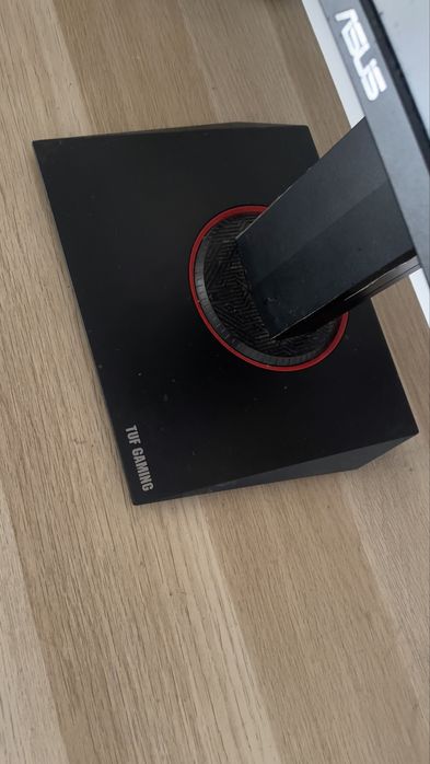 Monitor Gaming Curvo Asus TUF Gaming 144Hz - 24 Polegadas