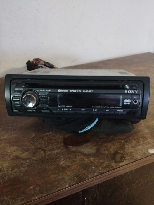 Radioodtwarzacz samochodowy Sony MEX-BT2600.