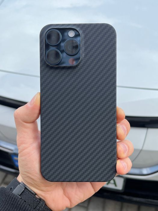Ультратонкий карбоновый чехол iPhone 15 Pro / 15 Pro Max