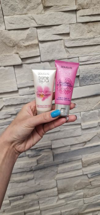 Kremy 2 szt do rąk nowe douglas