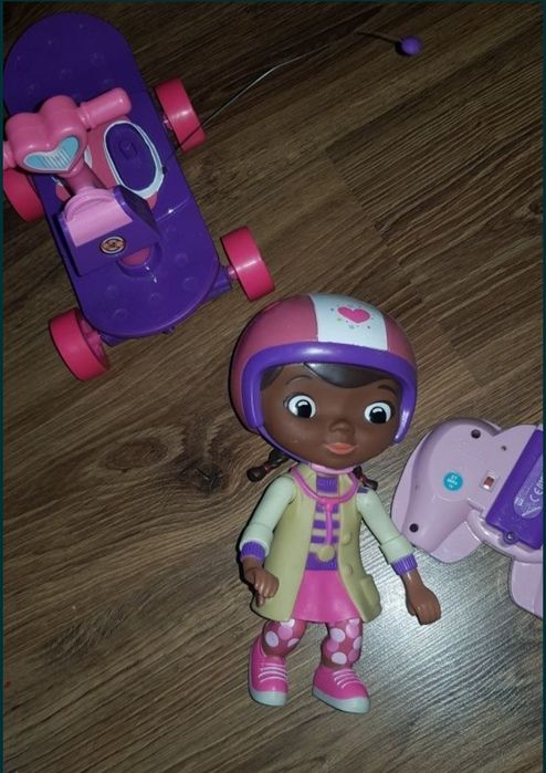 Doktor Dosia/Dośka klinika pluszaków hulajnoga na pilot