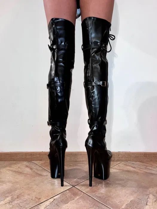 177/ OD RĘKI 41 czarny mat kozaki kozaczki 17 cm gogo paski wiązanie