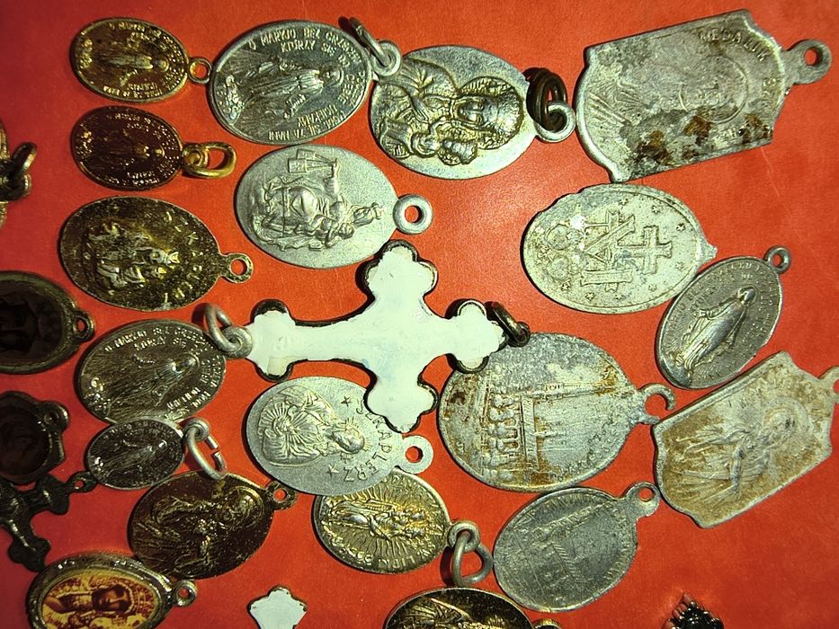 Różne dewocjonalia