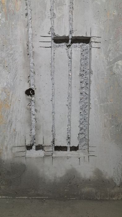 Штробление бетонных стен, штробы для электропроводки, сантехники