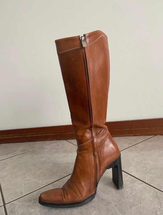 Botas cano alto camel de salto José António Stréna