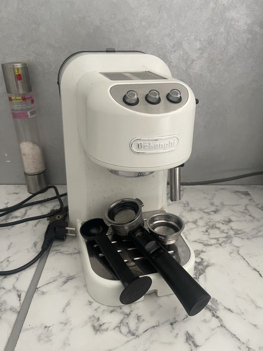 Кавоварка Delonghi EC 251 W