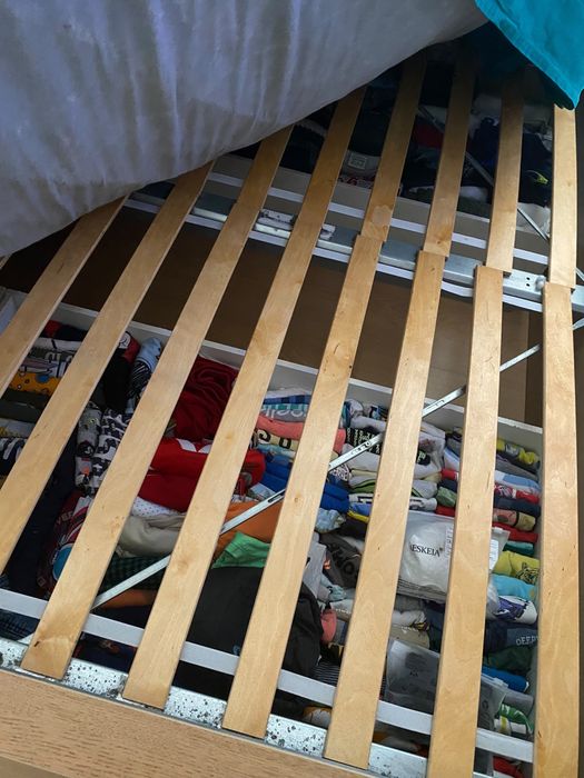 Cama casal em bom estado
