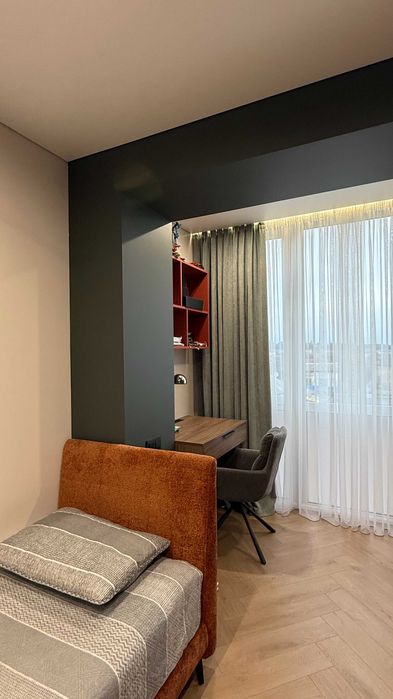 Величезна квартира з дизайнерським ремонтом в самому Центрі.  Газ