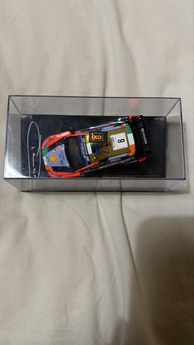 Miniatura  Ott Tanak Assinado