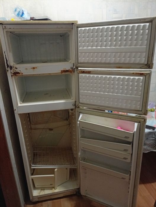 Продам холодильник б/у в не робочому стані