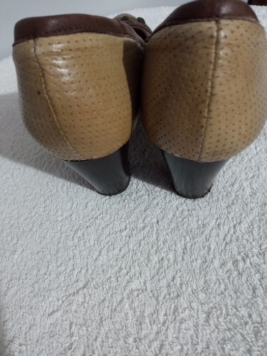 Sapatos de sra, em pele , tamanho 38,camel