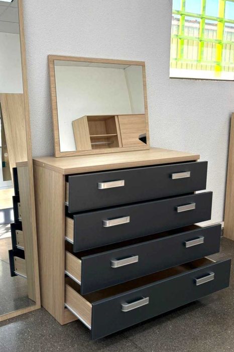Liquidação! Cómoda + Espelho + Portes por 157€!