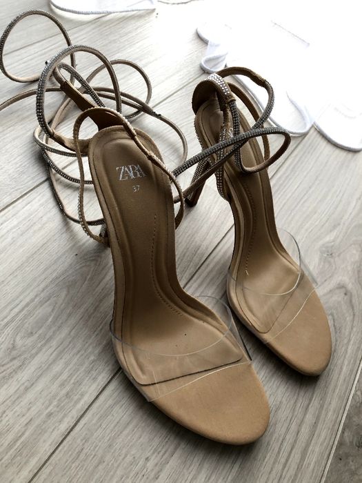 Шикарні босоніжки ZARA