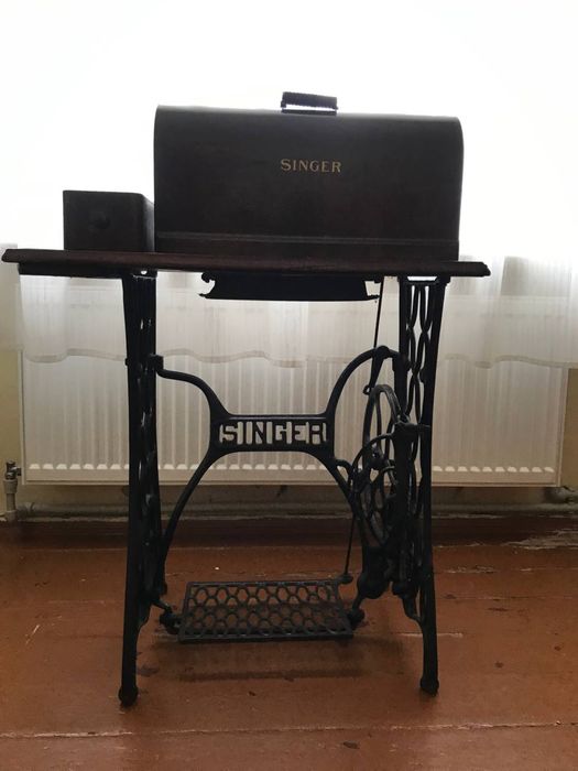 Швейна машинка Singer