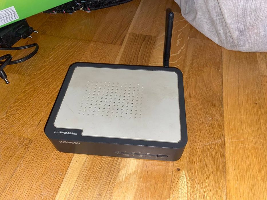 Модем Thomson TCW710 с встроенным Wi-Fi.
