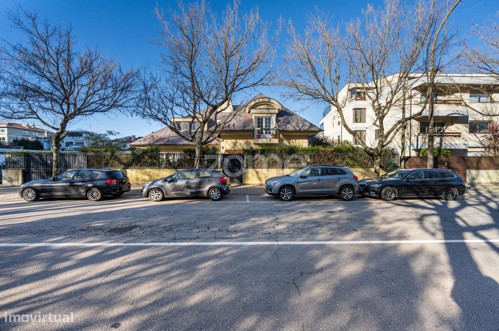 Moradia de charme com jardins no Pinheiro Manso, Porto - Arrendamento
