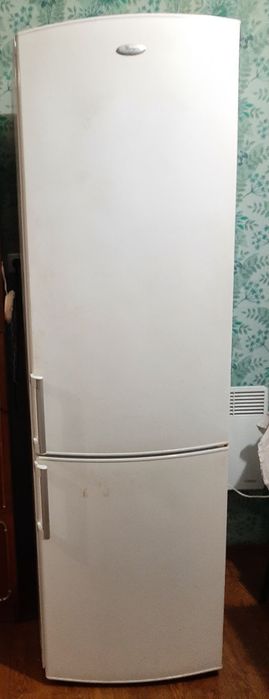 Холодильник Whirlpool 2 метра с нижней морозилкой