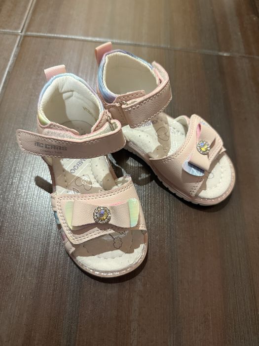 Босоніжки для дівчинки 21 розмір