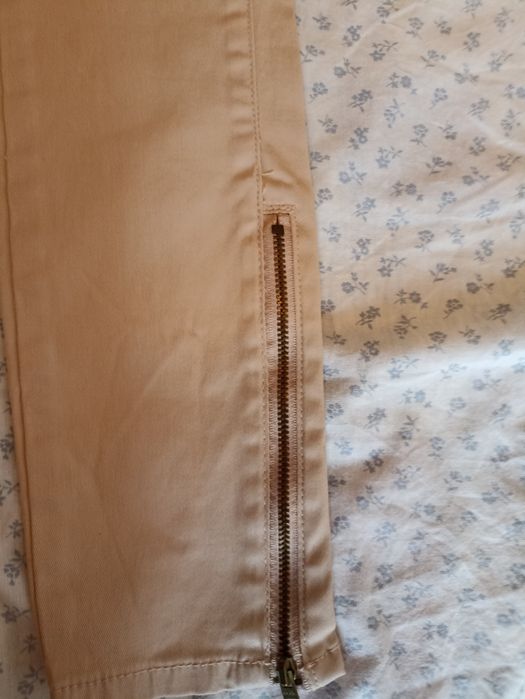 Calças skinny beges da Zara