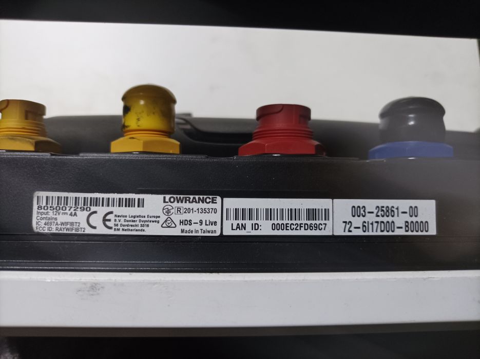 Ехолот Lowrance HDS 9 LIVE