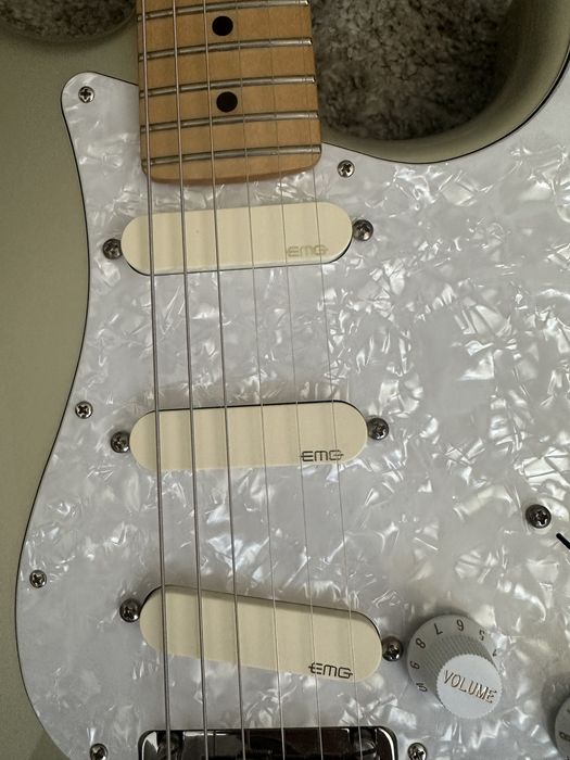 EMG DG20 | Loaded Pickguard Signature David Gilmour
