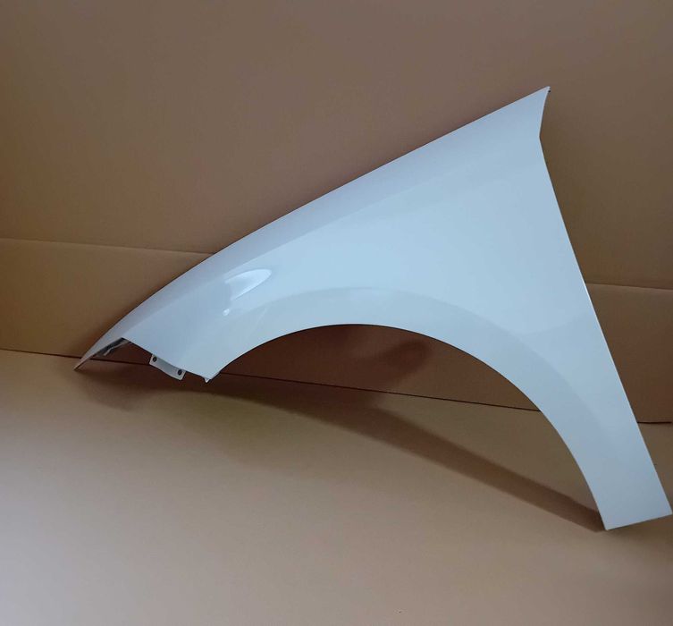Seat Leon 3 5F 12-20r błotnik lewy w kolorze białym LS9R