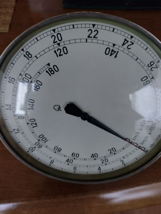 Zegar licznik z lokomotywy