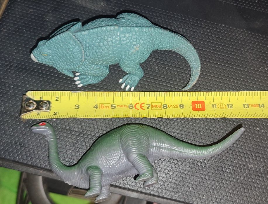 Conjunto de Dinossauros + Livro