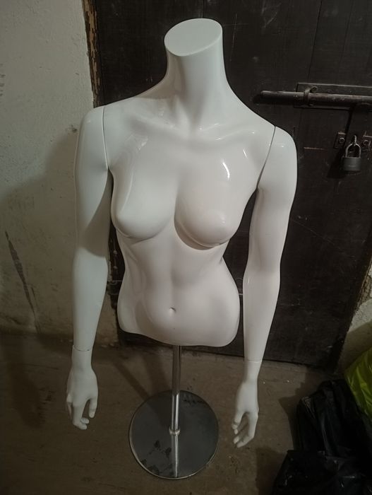 Manekin na sprzedaż