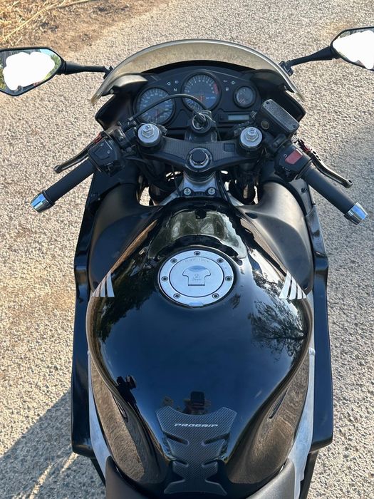 Honda cbr  600 f4
