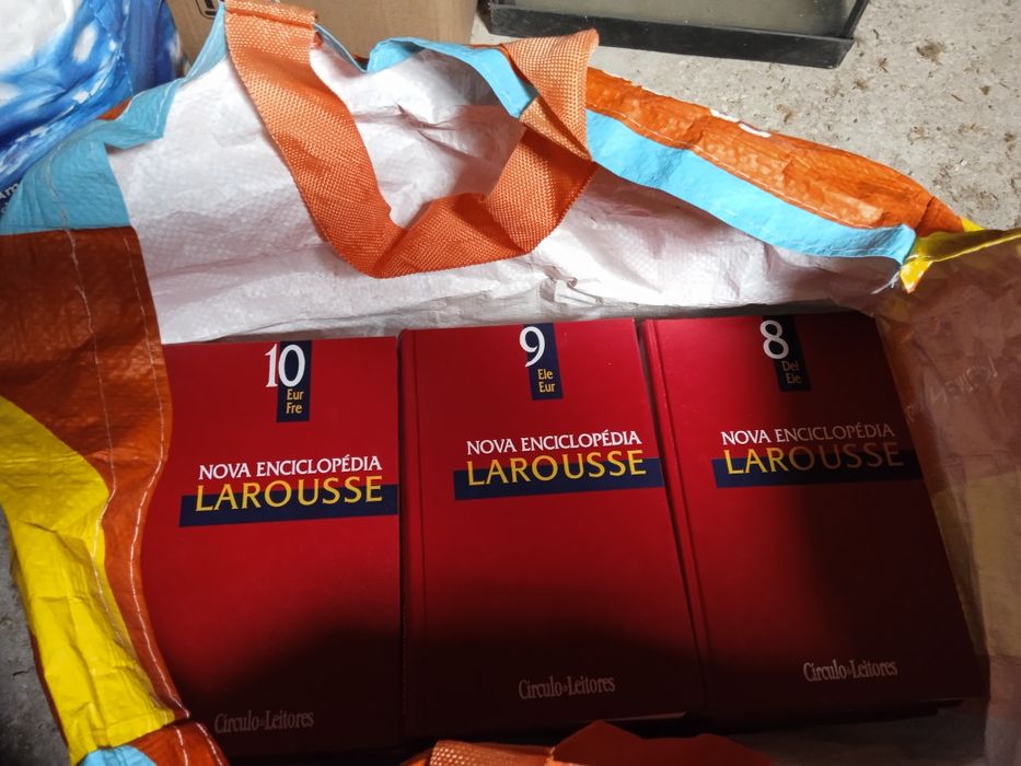 Nova enciclopédia larousse