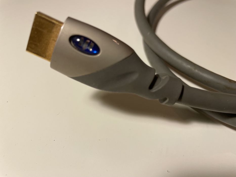 Cabo HDMI dourado
