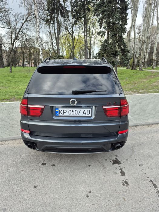 Продам х5е70 2011 года