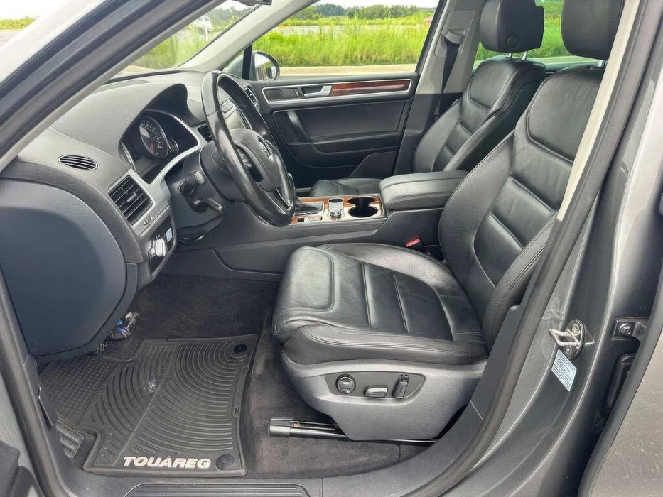 Volkswagen Touareg Sport with Nav      2014