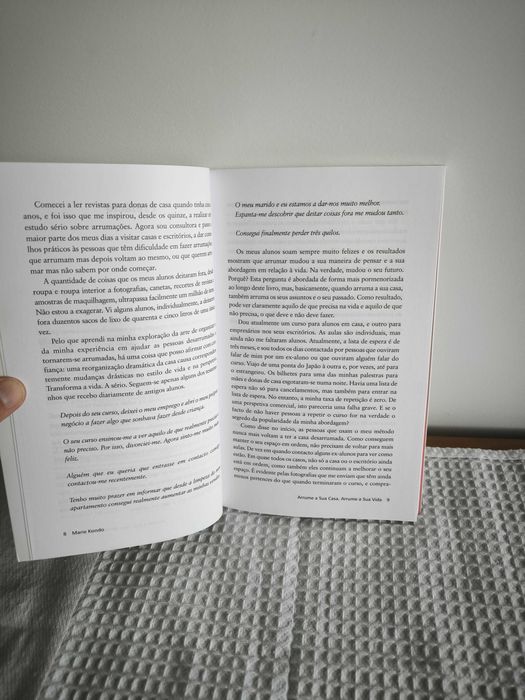 Livro "Arrume a Sua Casa, Arrume a Sua Vida" (Marie Kondo)