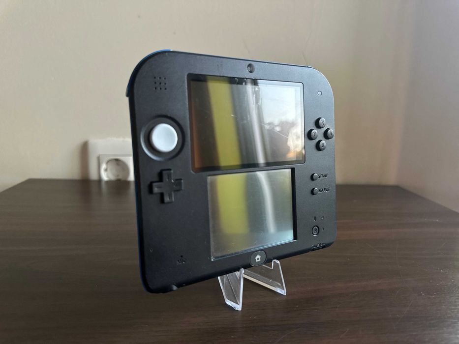 Nintendo 2DS Preta e Azul - Desbloqueada + Jogos