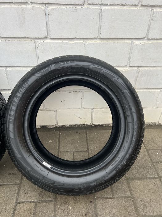 Резина шини зимові R17 215 60  GOOD YEAR