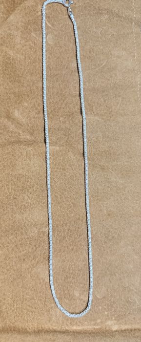 Fio de prata para senhora