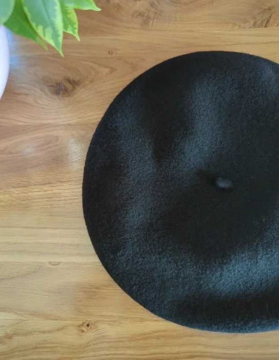 Fezko wełniany beret damski w kolorze czarnym