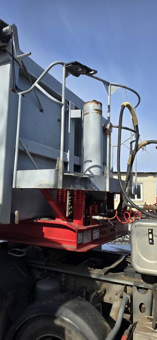 Продам полуприцеп  самосвал  на 30 кубов идеальное состояние