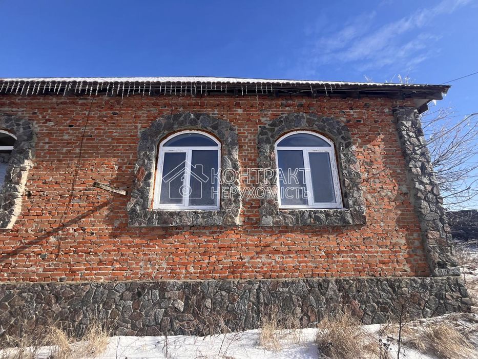 Продам новий будинок і земельну ділянку 25 соток селище Щасливе