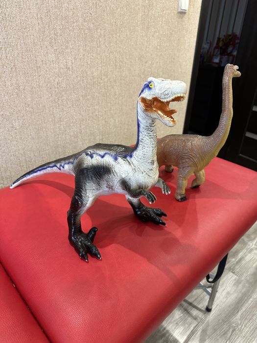 Динозавры игрушки